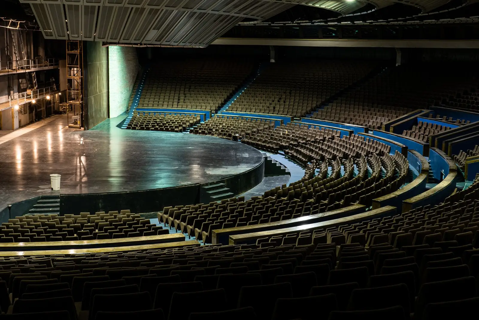 Entertainment venue at Morqessialuxelodge